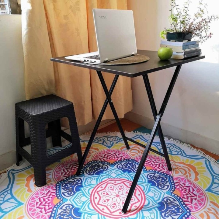 Escritorio Negro pequeño plegable de madera para computadora de 60cm
