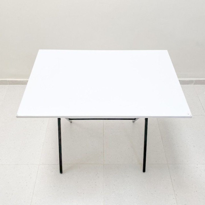 Mesa Plegable Tijera Profesional, 90cm largo, blanco y negro